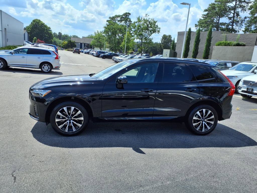 Used 2024 Volvo XC60 B5 Plus image 8