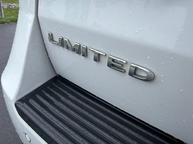 Used 2019 Ford Expedition Limited w/ Equipment Group 302A AWD/4WD image 9