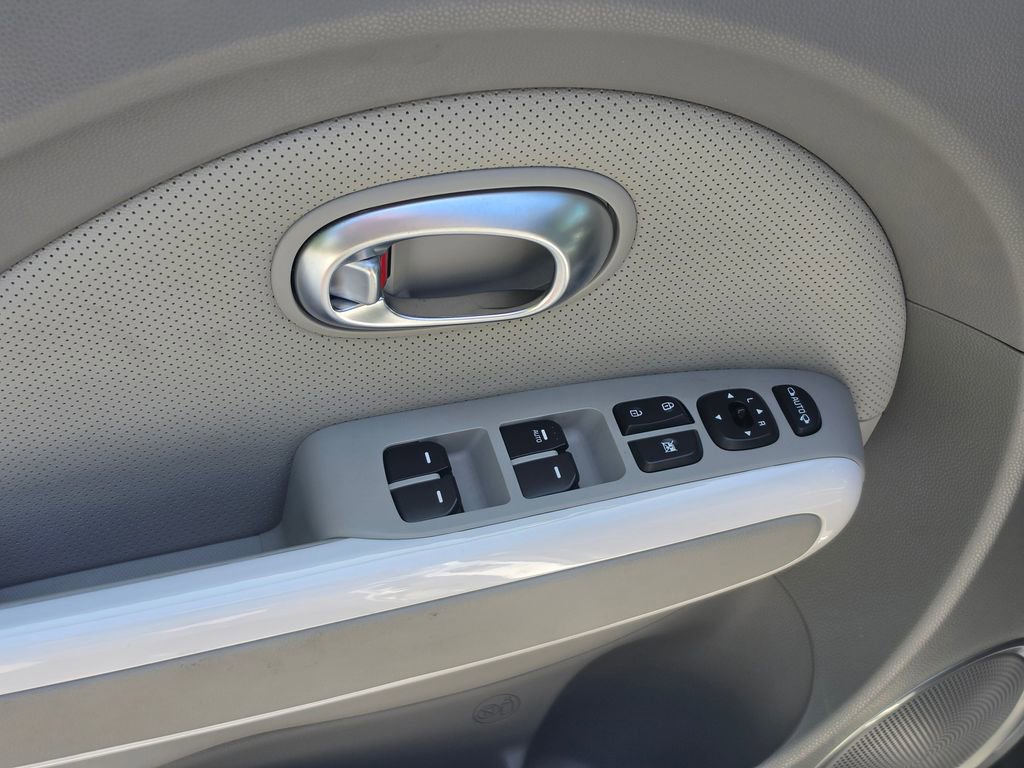 Used 2018 Kia Soul EV + w/ Sun & Fun Package FWD image 24