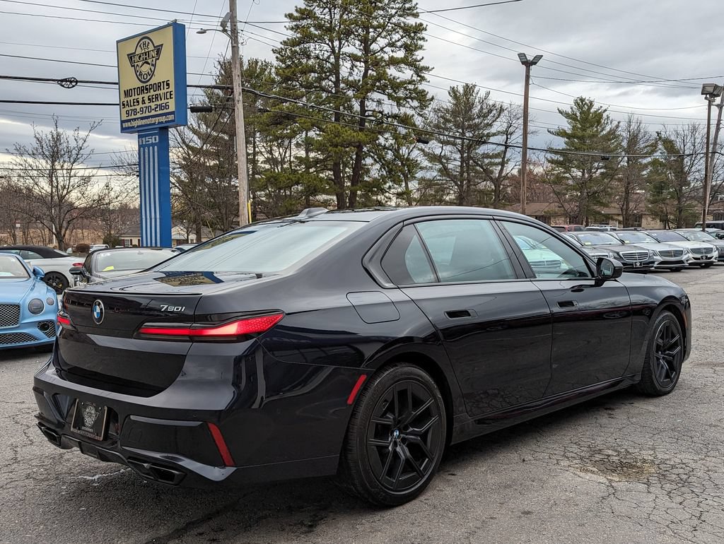 Used 2023 BMW 760i xDrive AWD/4WD image 7