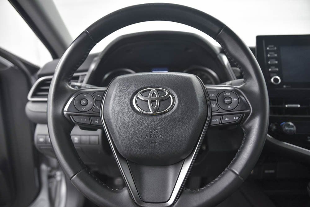 Used 2023 Toyota Camry SE image 18