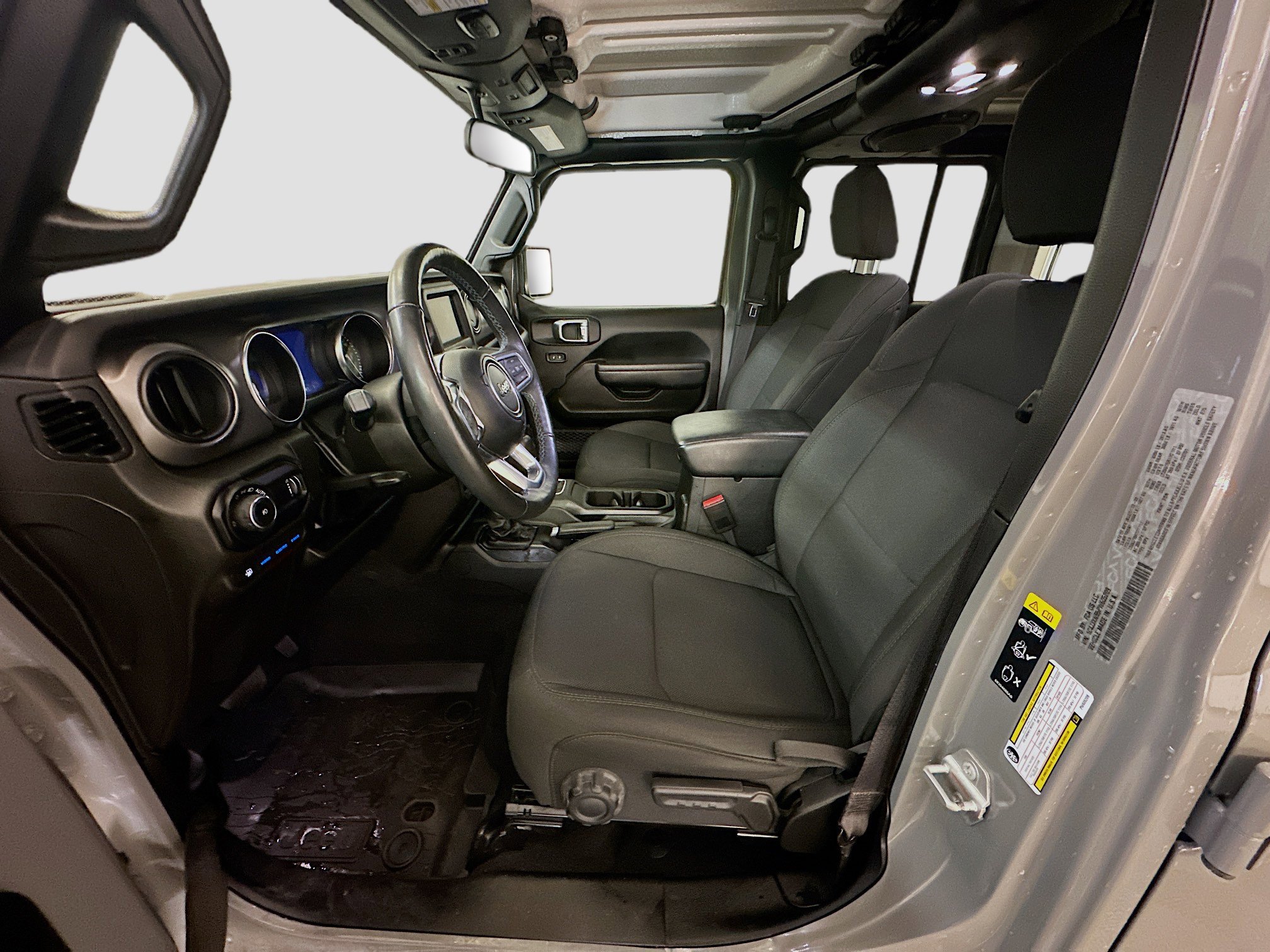 Used 2023 Jeep Wrangler Unlimited w/ Cold Weather Group AWD/4WD image 13