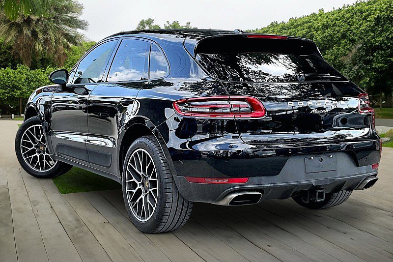 Used 2018 Porsche Macan AWD/4WD image 10