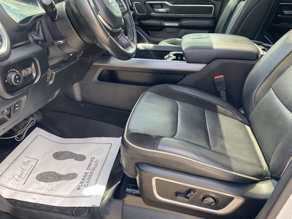 Used 2022 RAM 1500 Laramie AWD/4WD image 17