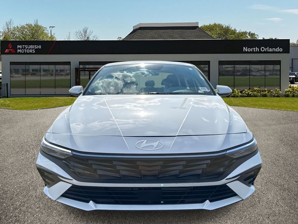 Used 2024 Hyundai Elantra SEL w/ Convenience Package image 8