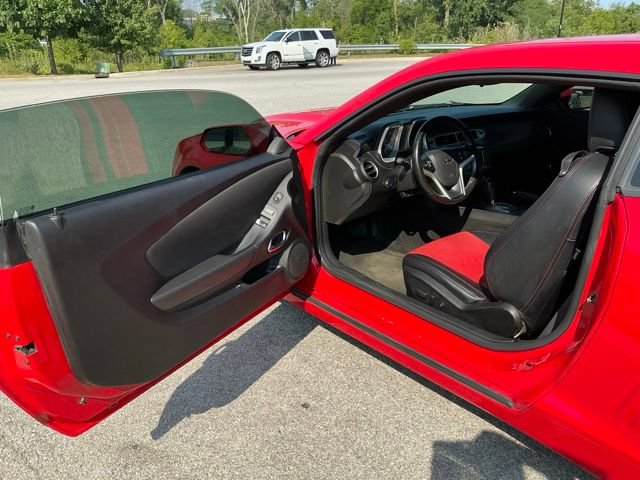 Used 2014 Chevrolet Camaro LT RWD image 15