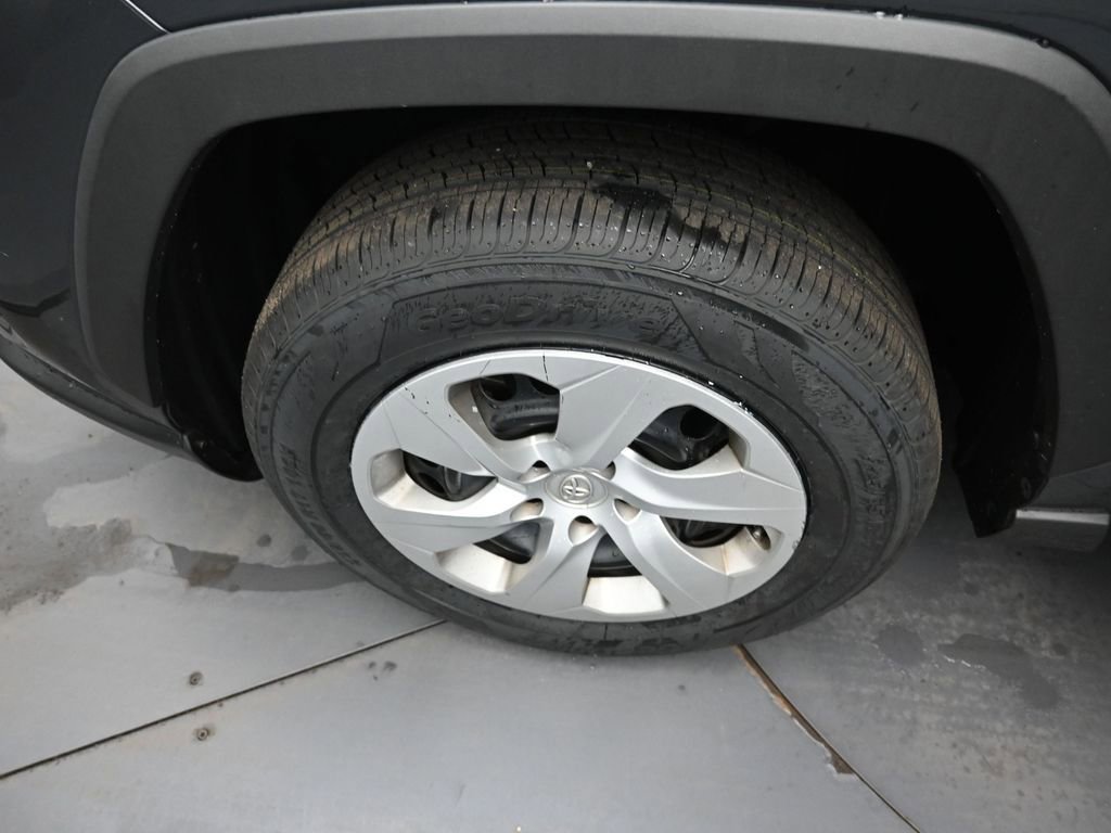Used 2021 Toyota RAV4 LE w/ Carpet Mat Package (TMS) image 30