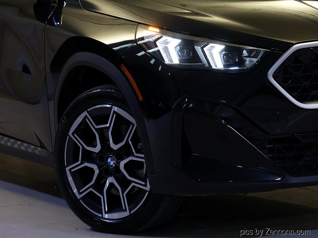 Certified 2026 BMW X2 xDrive28i AWD/4WD image 3