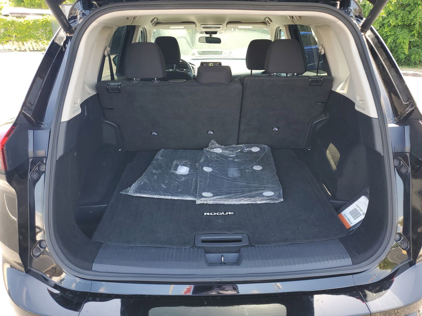 Used 2024 Nissan Rogue SV FWD image 29
