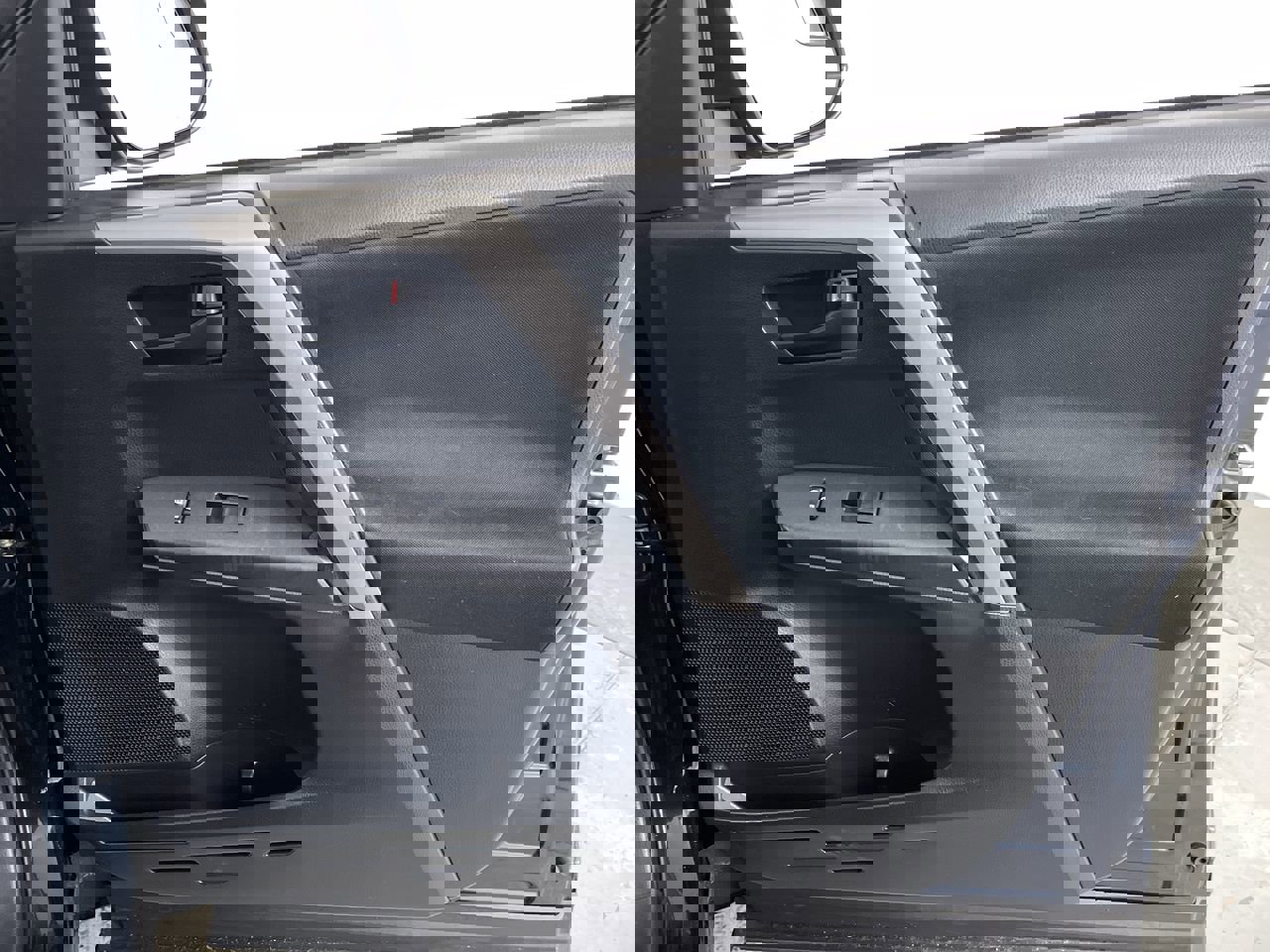 Used 2018 Toyota RAV4 LE w/ All Weather Liner Package image 22