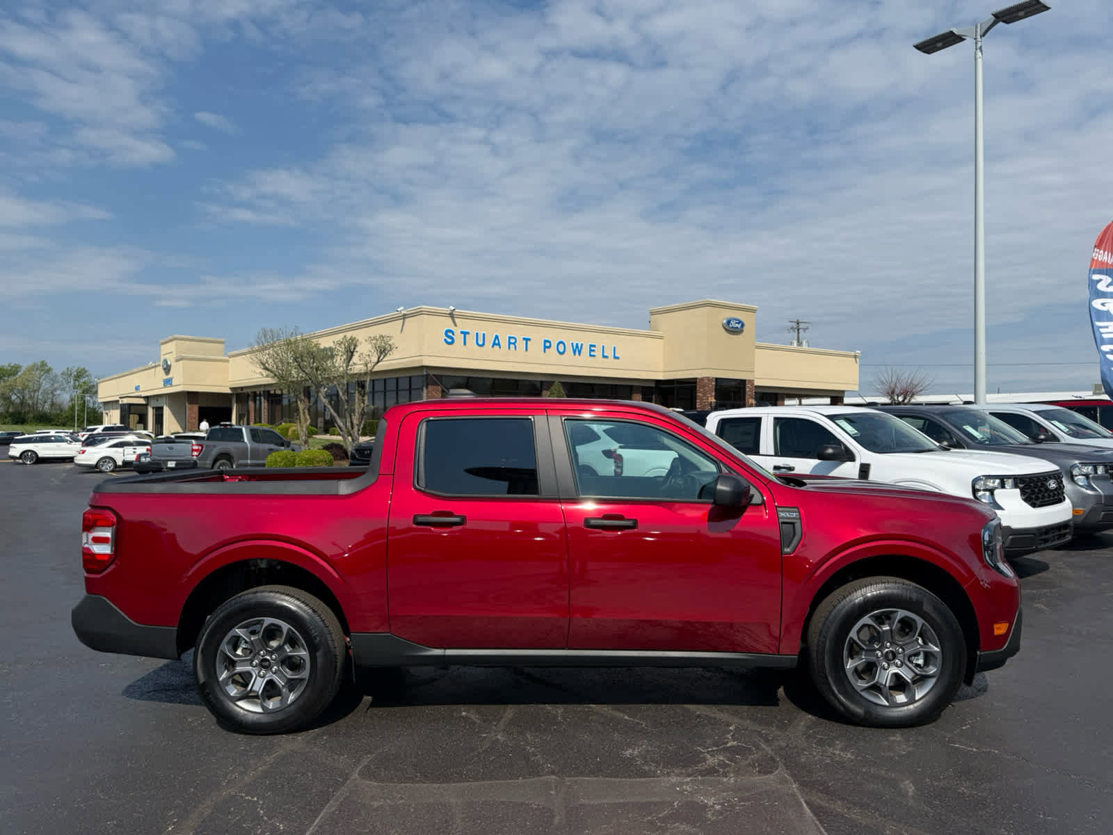 New 2025 Ford Maverick XLT image 18