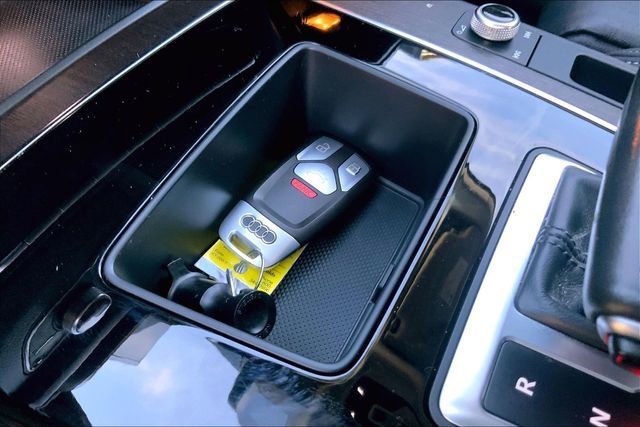 Used 2021 Audi Q5 e Premium Plus w/ Premium Plus Package image 12