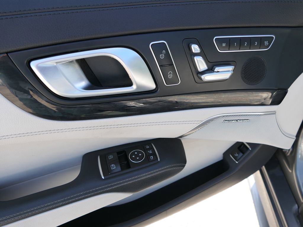 Used 2019 Mercedes-Benz SL 550 image 13