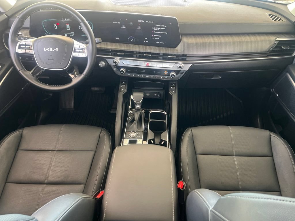 Certified 2025 Kia Telluride EX w/ EX Captain's Chair Package AWD/4WD image 19