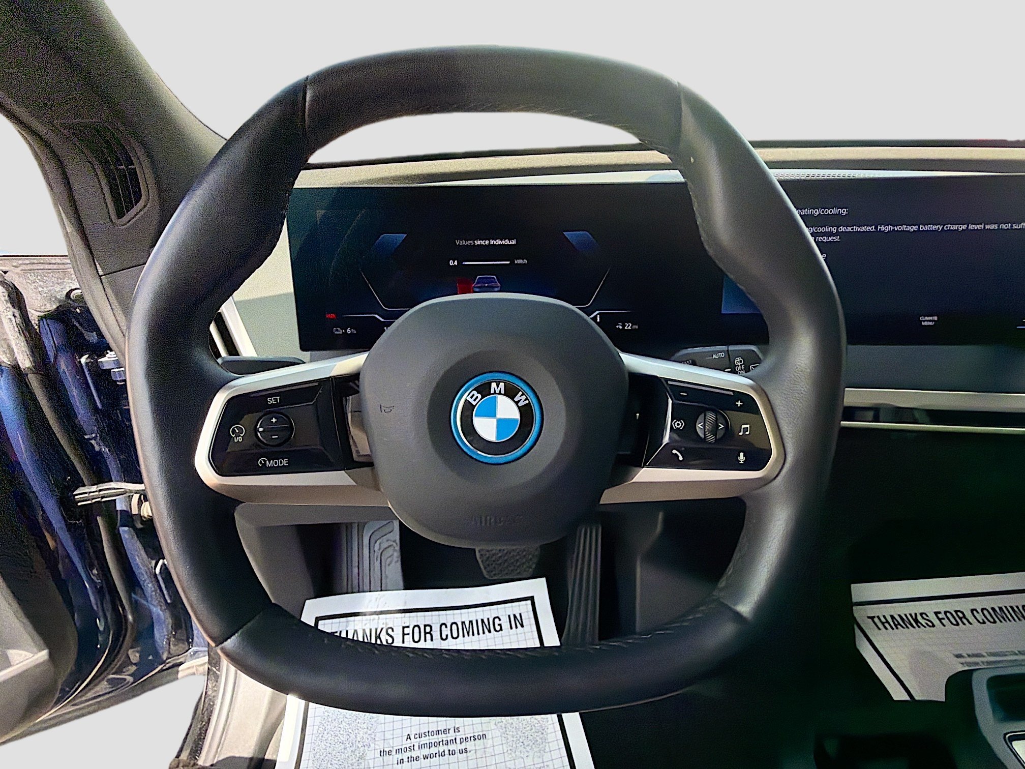 Used 2023 BMW iX xDrive50 w/ Sport Package AWD/4WD image 35