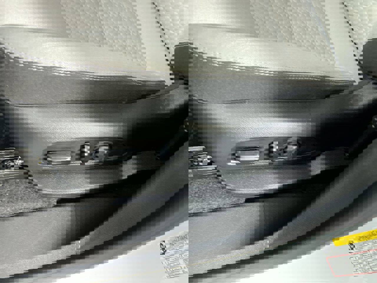 Used 2020 Chevrolet Equinox LT image 13