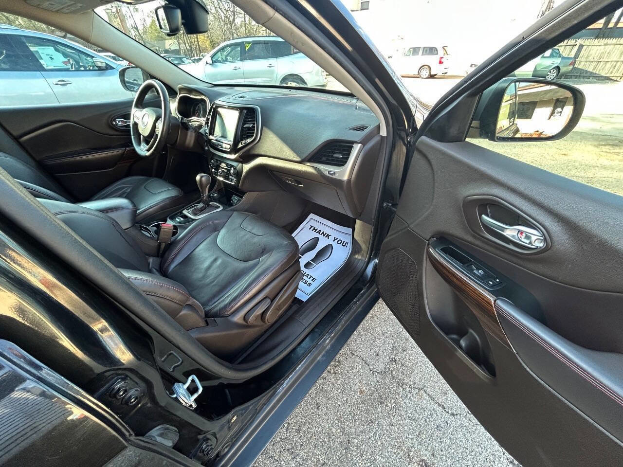 Used 2014 Jeep Cherokee Trailhawk image 9