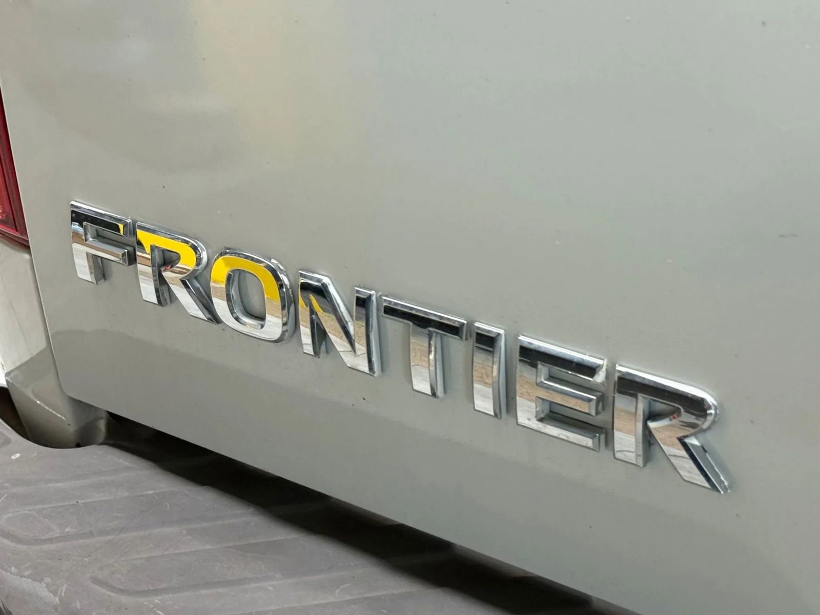 Used 2013 Nissan Frontier S image 13