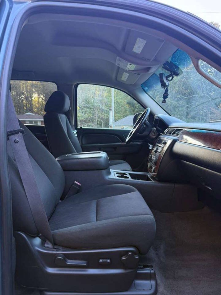 Used 2012 Chevrolet Avalanche LS RWD image 13