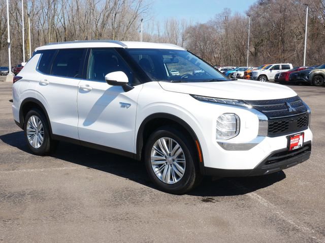 Used 2025 Mitsubishi Outlander ES image 1