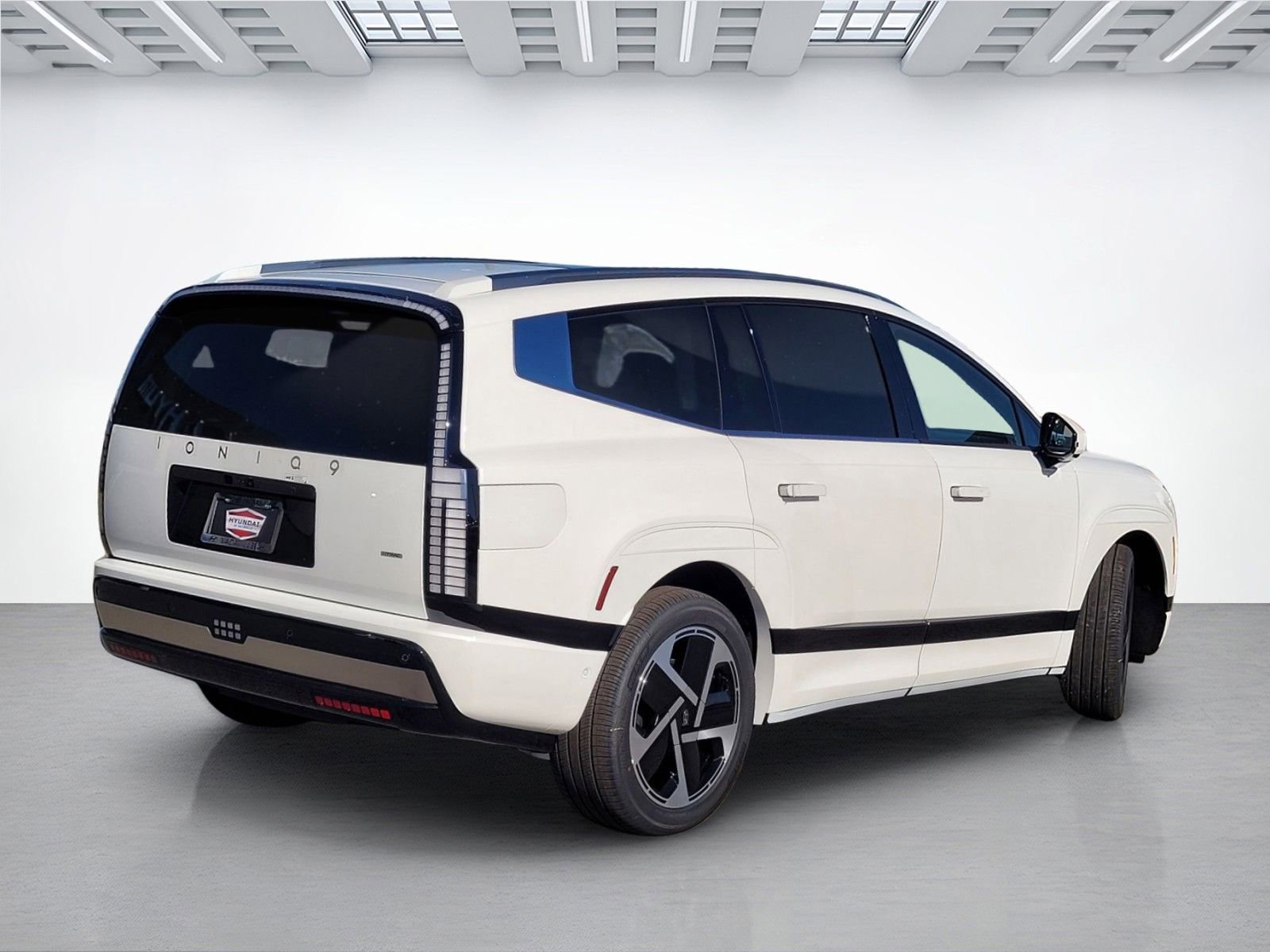 New 2026 Hyundai Ioniq 9 Calligraphy image 3