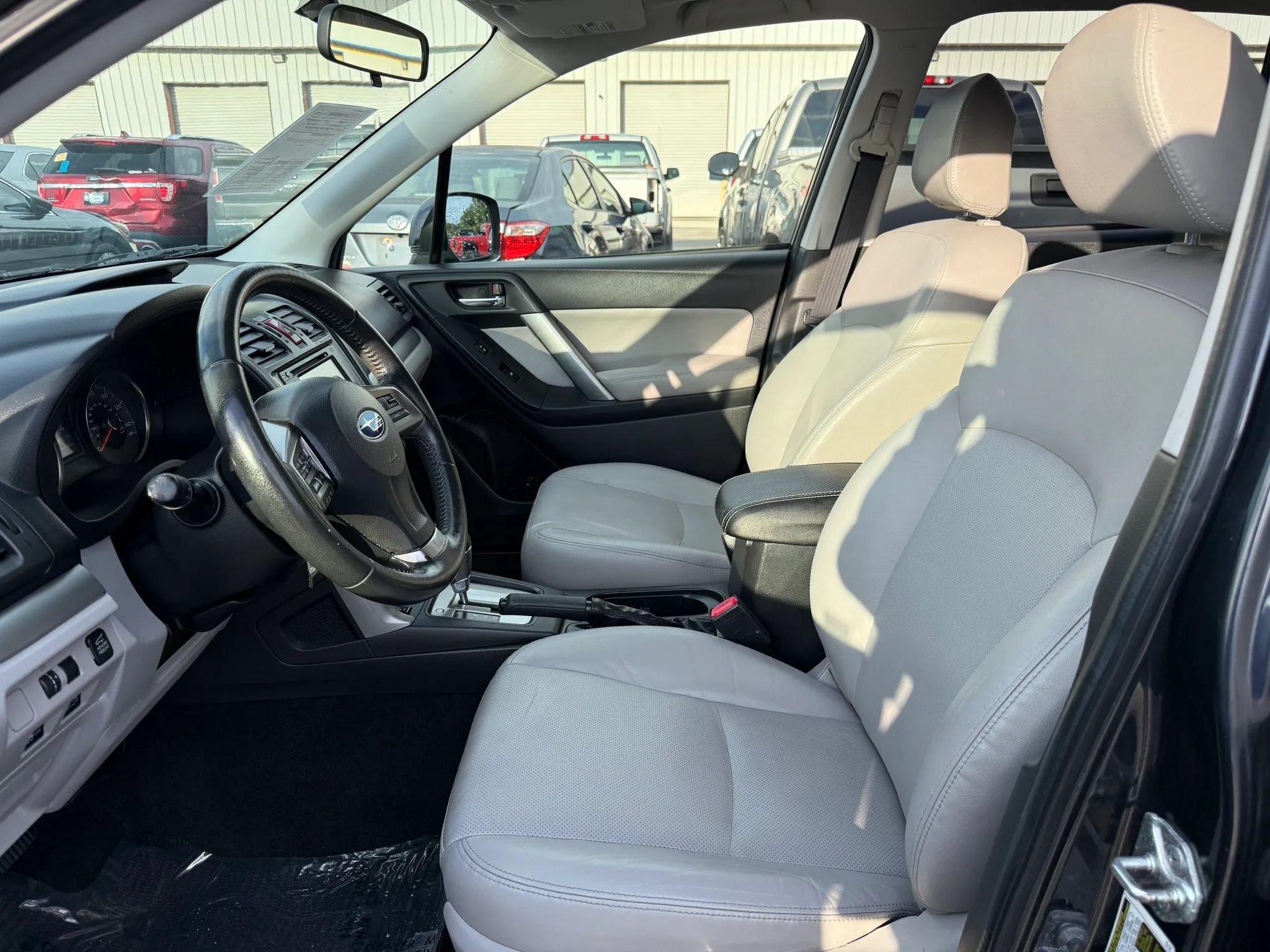 Used 2014 Subaru Forester 2.5i Limited AWD/4WD image 2