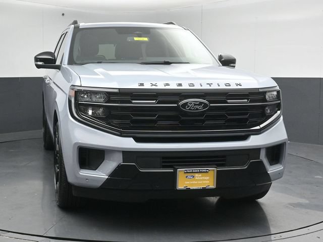 Certified 2026 Ford Expedition Platinum w/ Stealth Performance Package AWD/4WD image 2