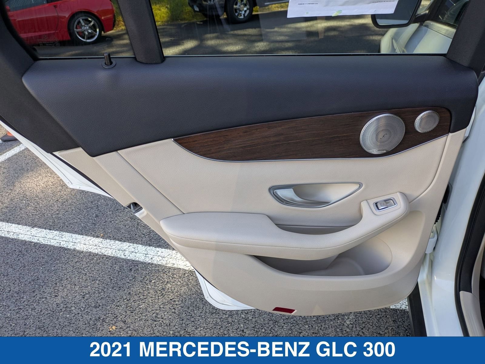 Used 2021 Mercedes-Benz GLC 300 4MATIC image 29