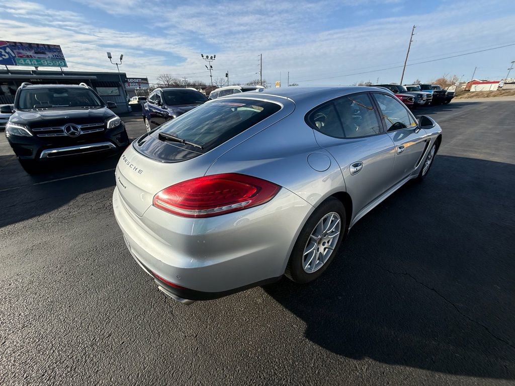 Used 2015 Porsche Panamera 4 image 3