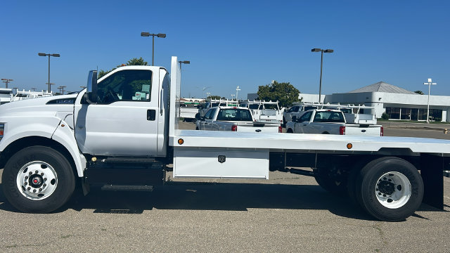 New 2027 Ford F750 2WD Regular Cab Super Duty image 2