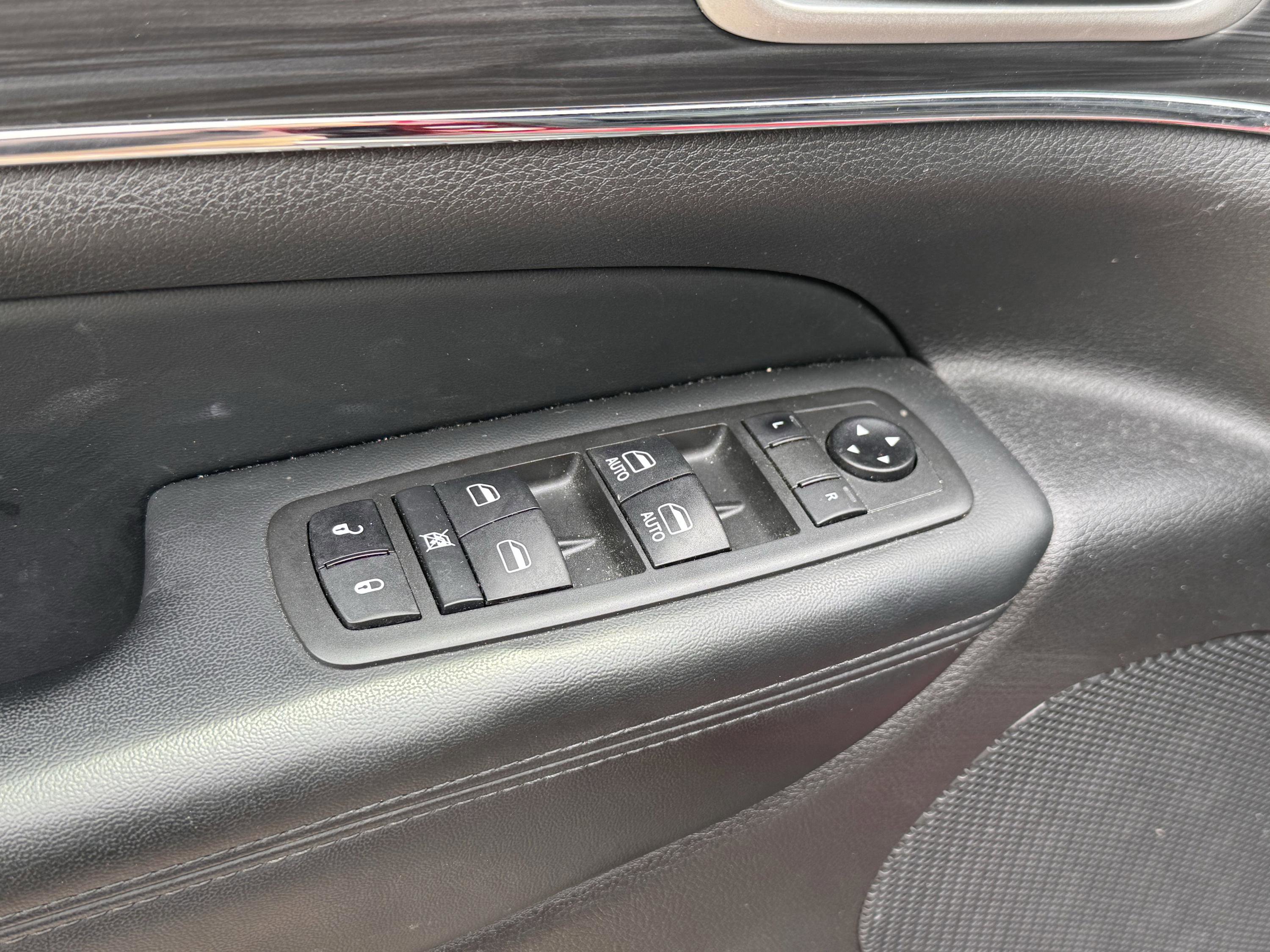 Used 2021 Jeep Grand Cherokee Limited AWD/4WD image 5