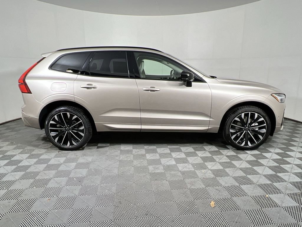 New 2026 Volvo XC60 B5 Ultra w/ Protection Package Premier image 9