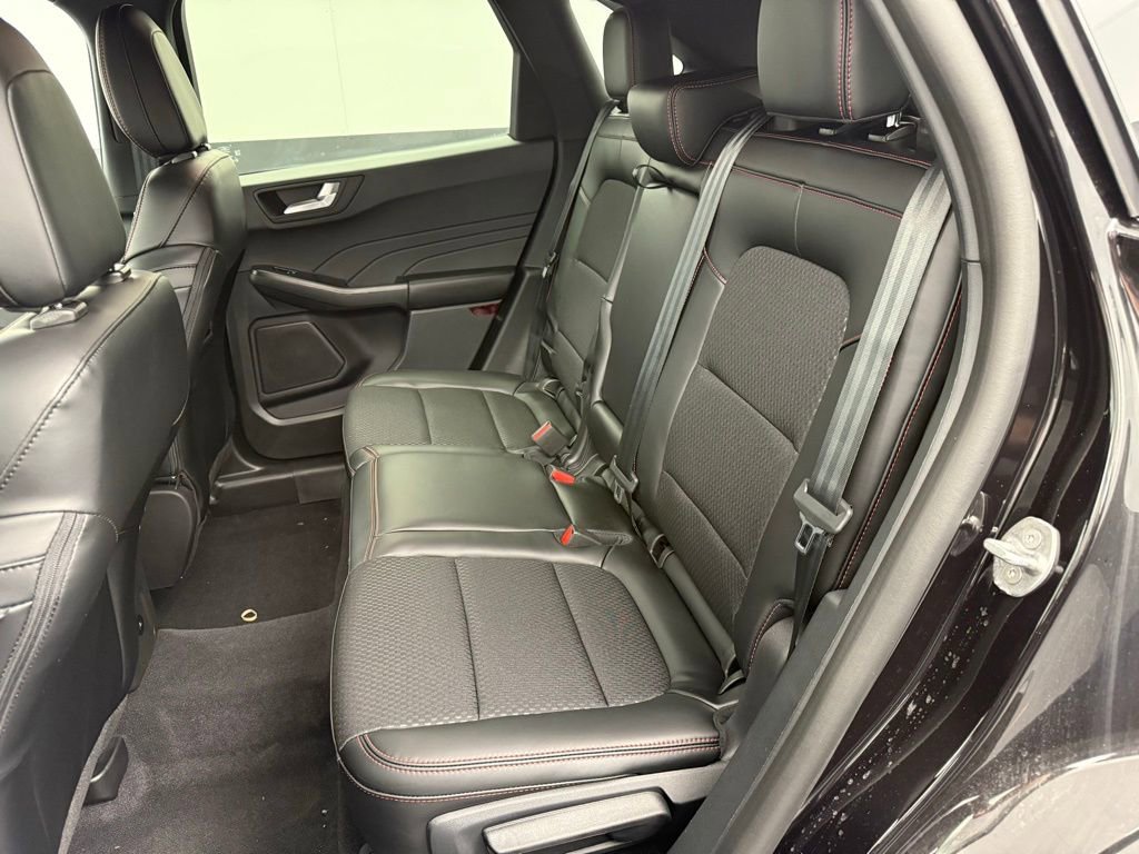 New 2026 Ford Escape ST-Line w/ Cold Weather Package AWD/4WD image 44