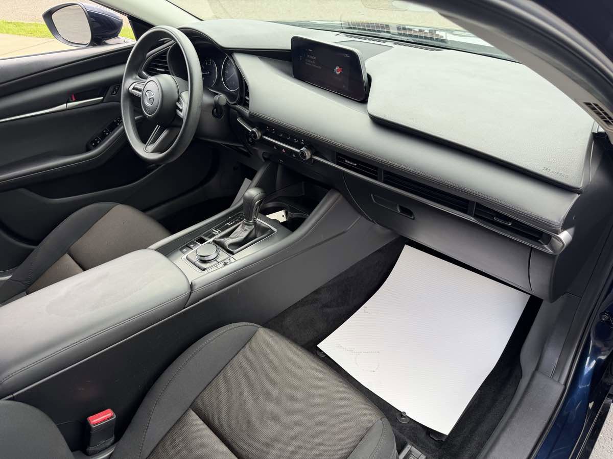 Used 2020 MAZDA MAZDA3 Sedan FWD image 18