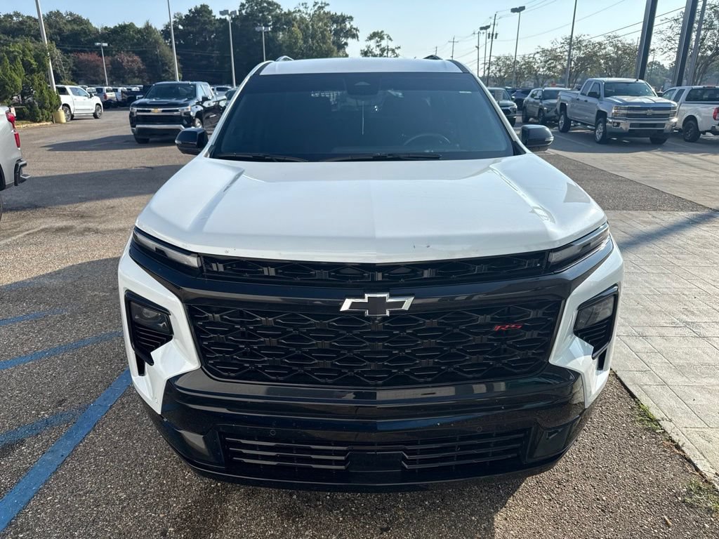 Used 2026 Chevrolet Traverse RS w/ LPO, Floor Liner Package FWD image 8