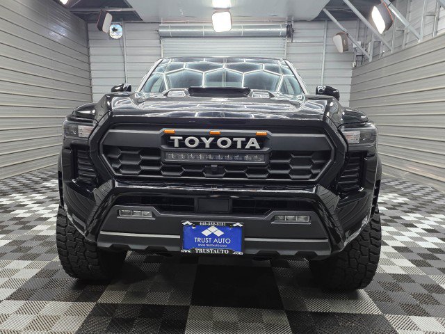 Used 2024 Toyota Tacoma TRD Sport AWD/4WD image 4