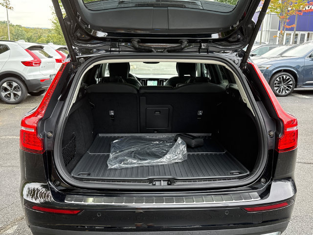 Used 2024 Volvo V60 B5 Cross Country Ultimate w/ Protection Package Premier AWD/4WD image 25