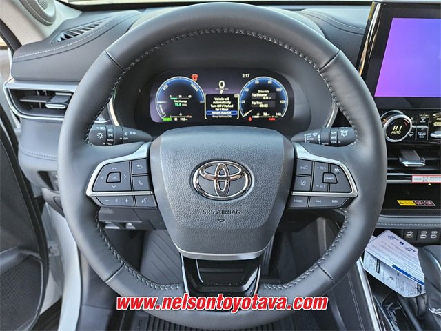 New 2026 Toyota Highlander Platinum image 13