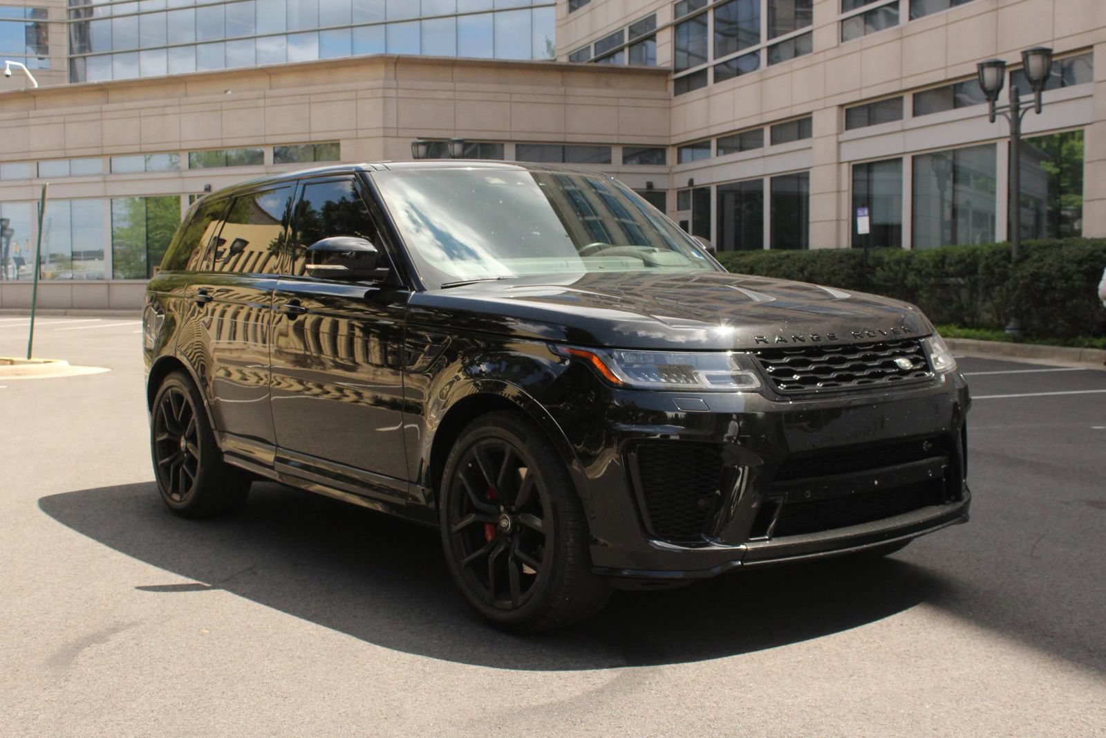 Used 2019 Land Rover Range Rover Sport SVR AWD/4WD image 1