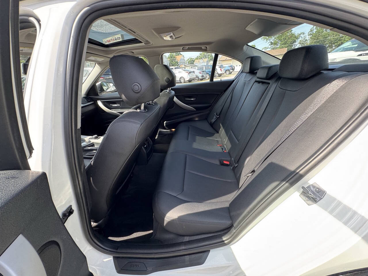 Used 2014 BMW 320i xDrive Sedan AWD/4WD image 25