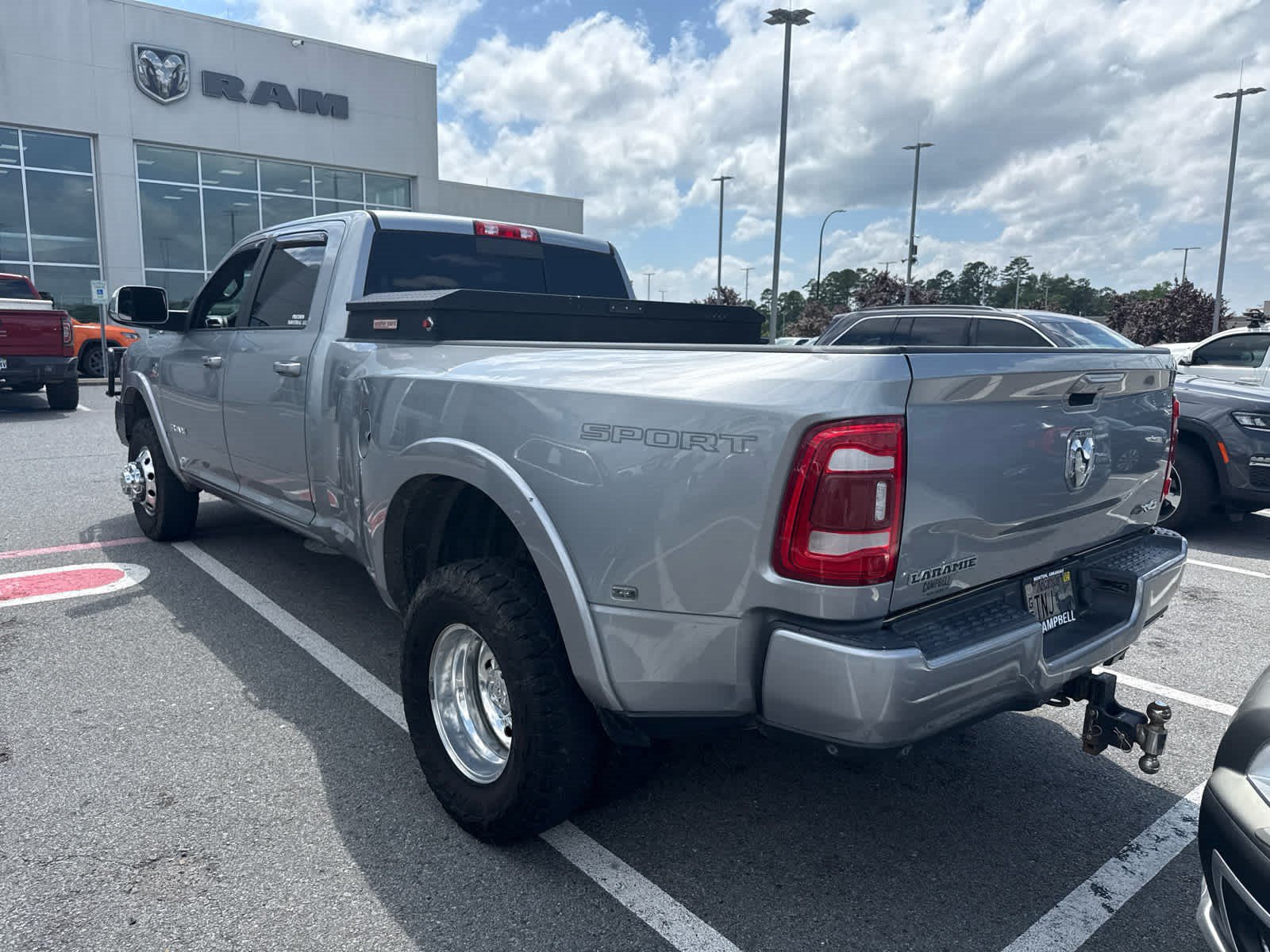 Used 2022 RAM 3500 Laramie AWD/4WD image 4