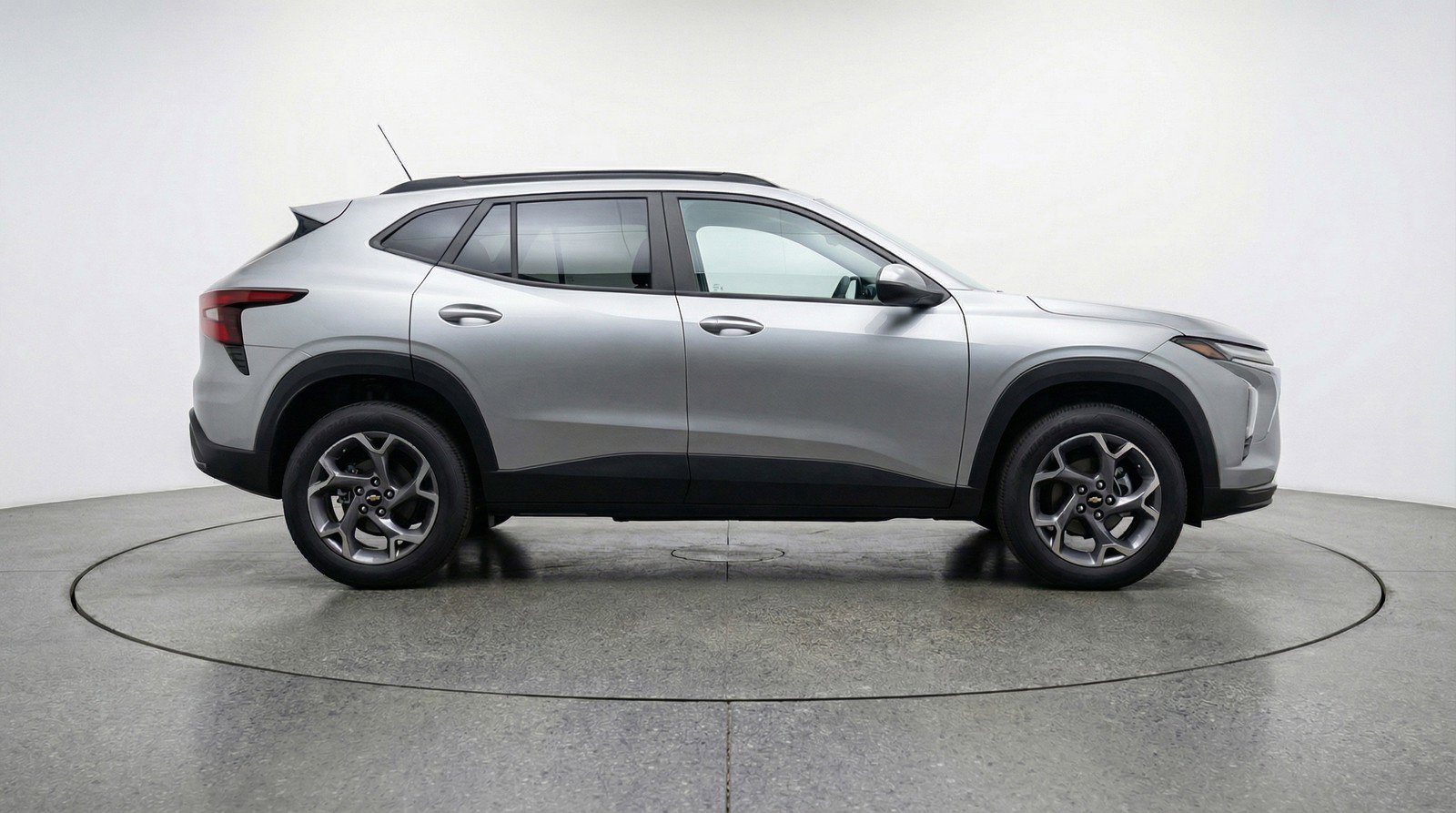 Used 2025 Chevrolet Trax LT image 11