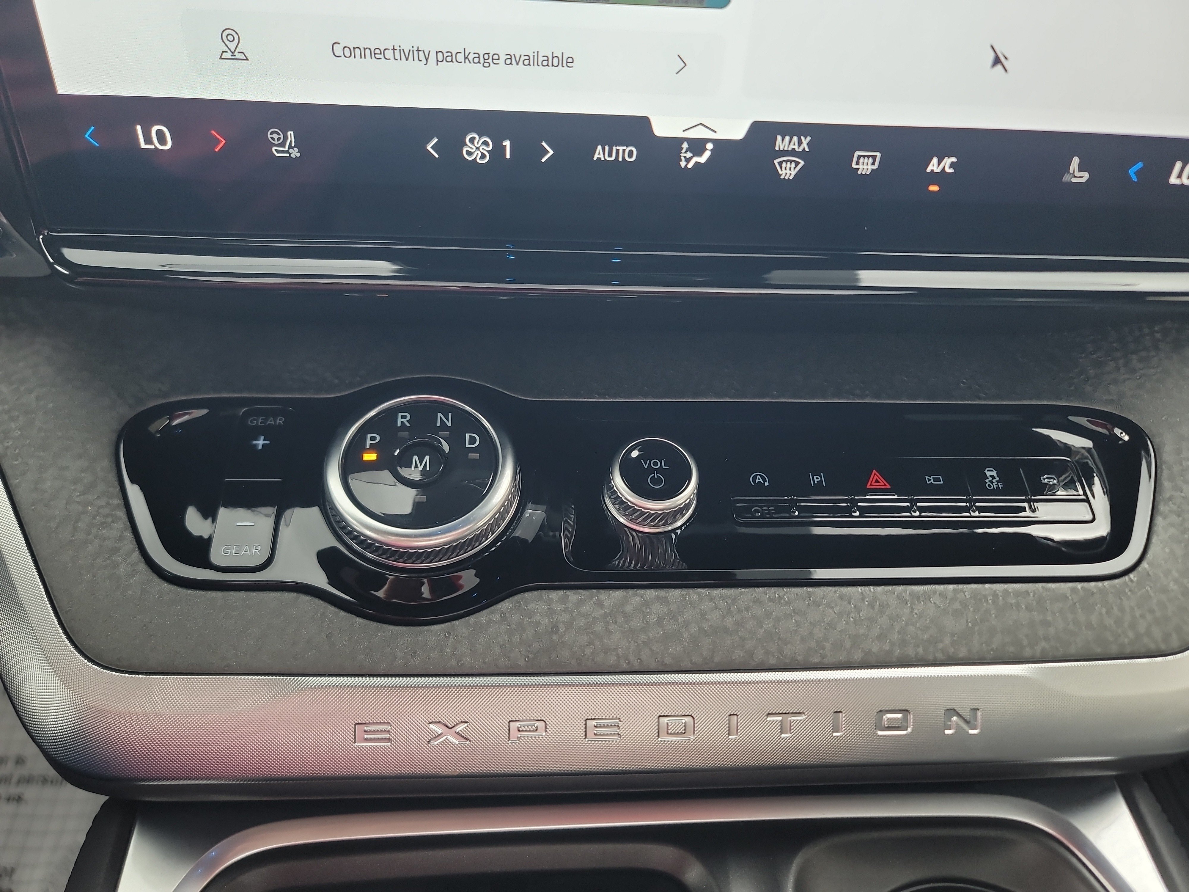 Used 2025 Ford Expedition Tremor AWD/4WD image 32