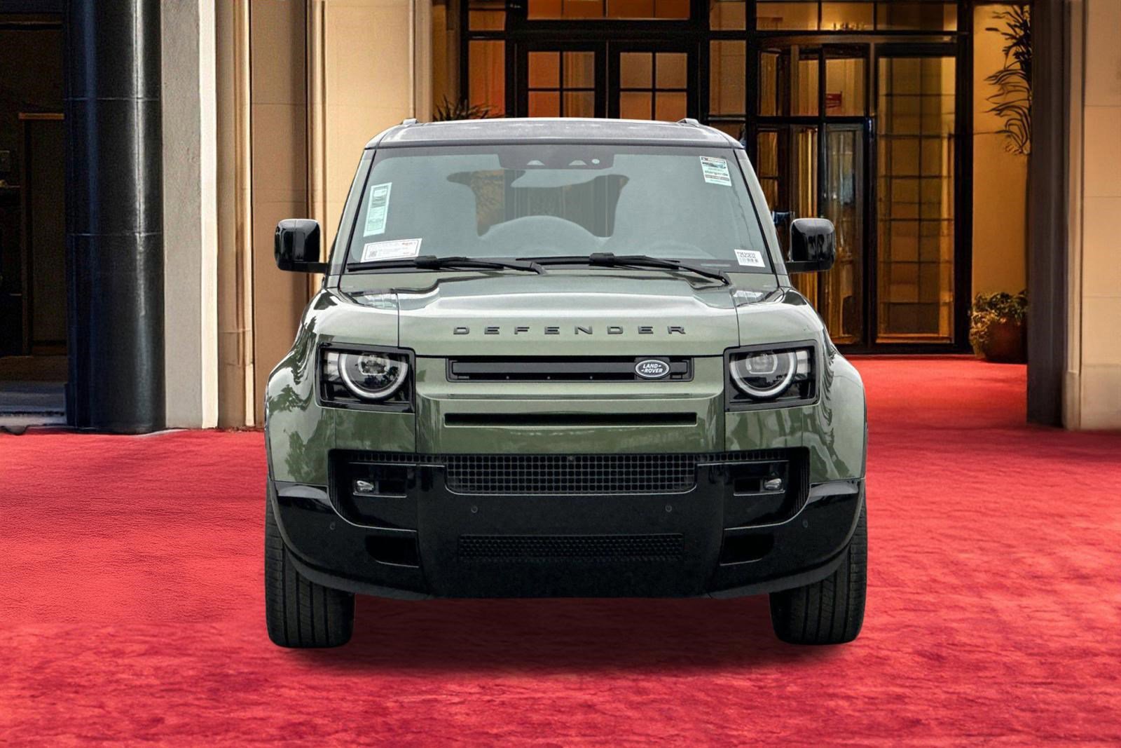 New 2026 Land Rover Defender 130 X-Dynamic SE image 6