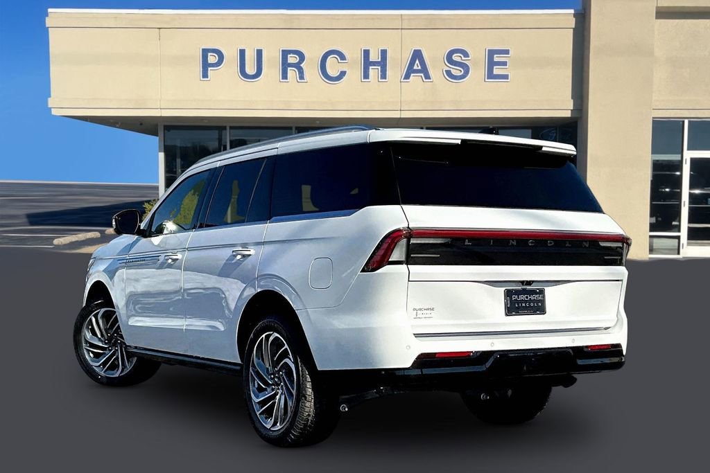 New 2026 Lincoln Navigator Reserve image 3