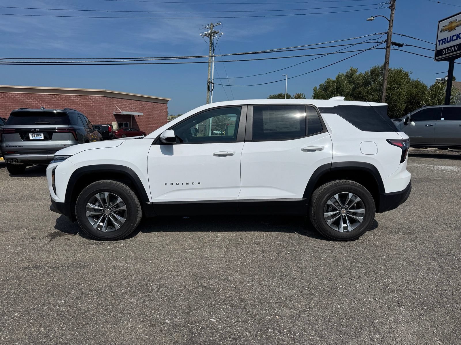 New 2027 Chevrolet Equinox LT FWD image 3
