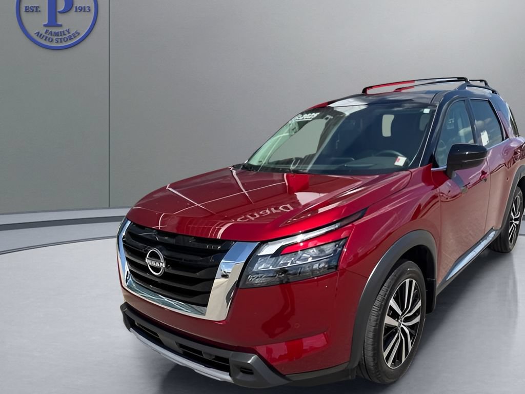 Used 2025 Nissan Pathfinder Platinum w/ Cargo Package AWD/4WD image 3