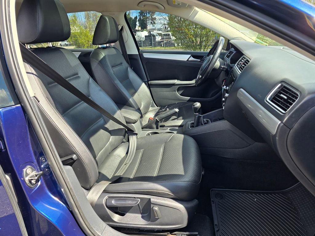 Used 2013 Volkswagen Jetta SE image 19