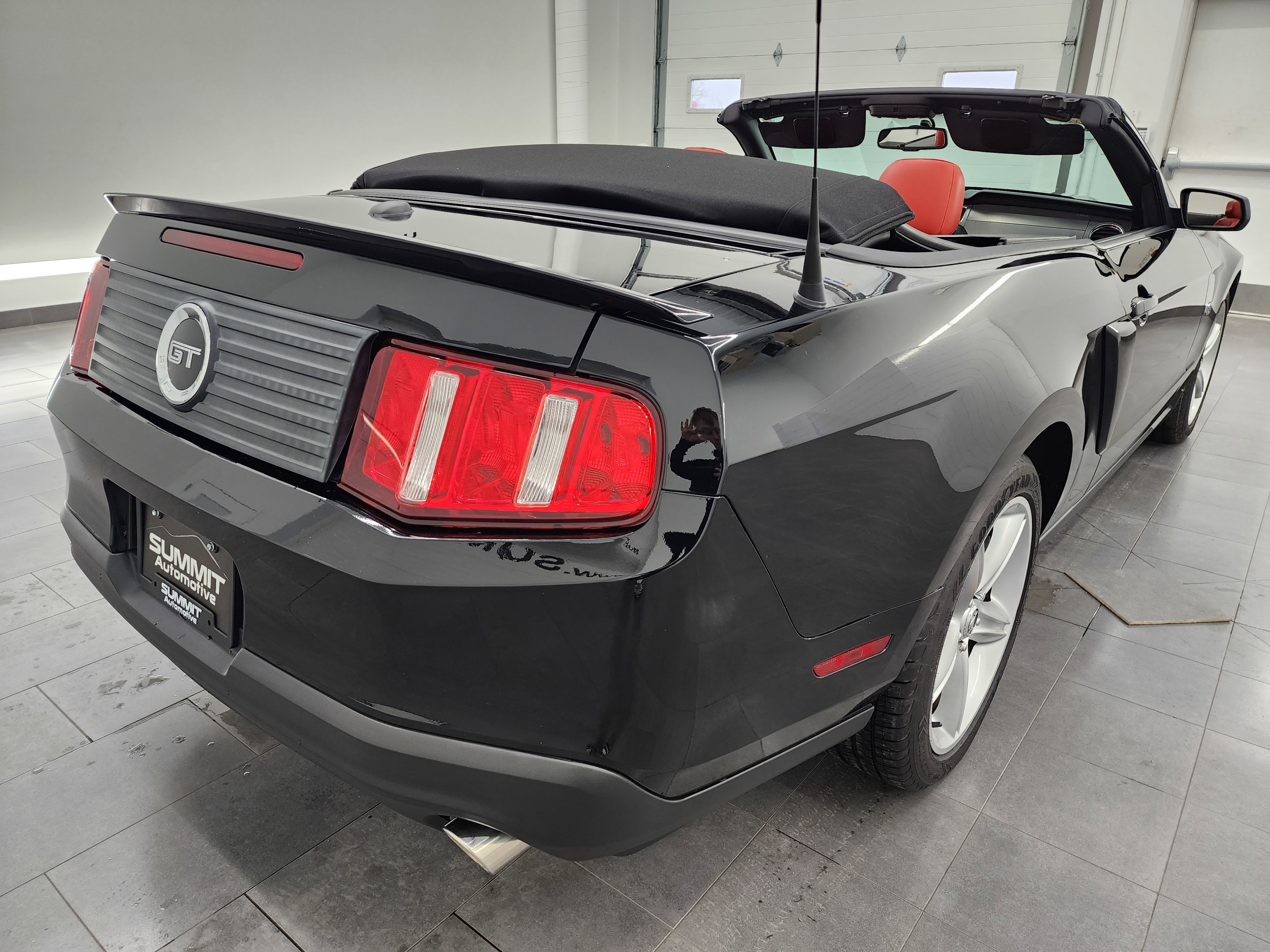 Used 2010 Ford Mustang GT Premium image 53