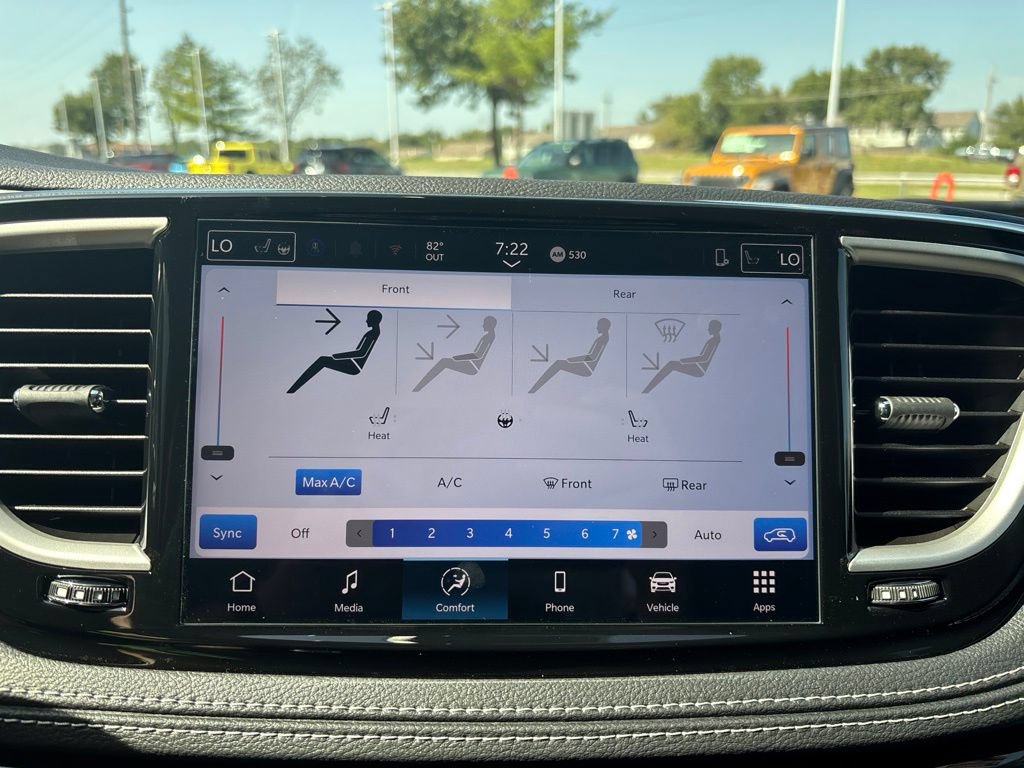 New 2027 Chrysler Pacifica Select FWD image 3